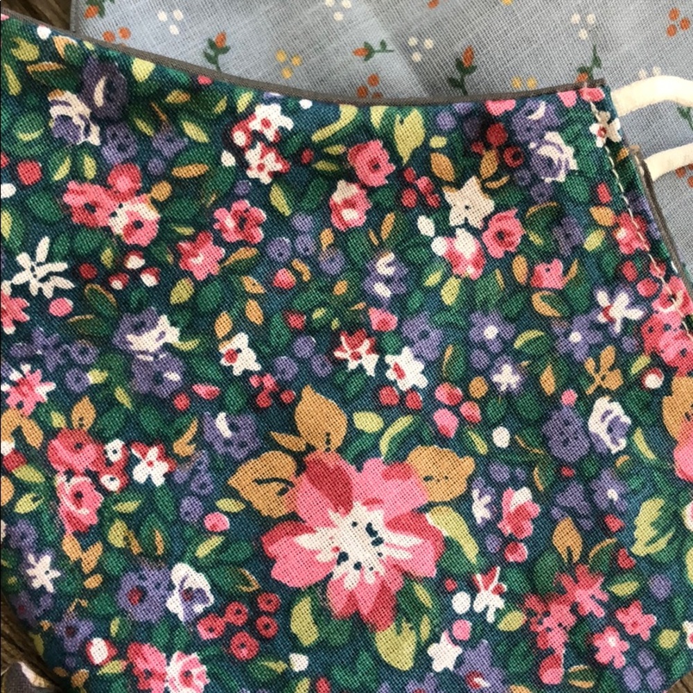 3 handmade floral star cotton face masks - Picture 7 of 8